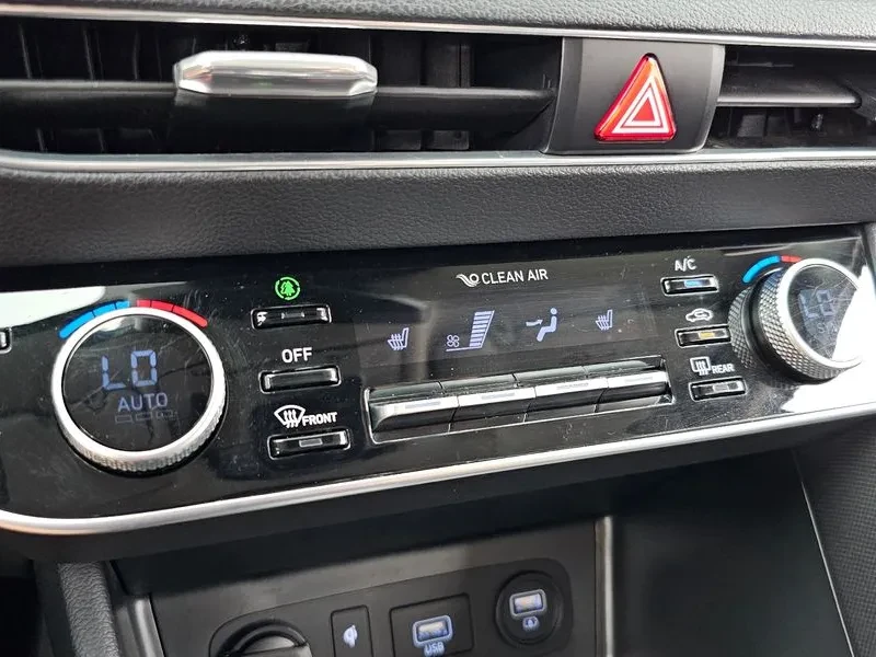 Hyundai Sonata 2.0 Premium, снимка 17 - Автомобили и джипове - 55784751