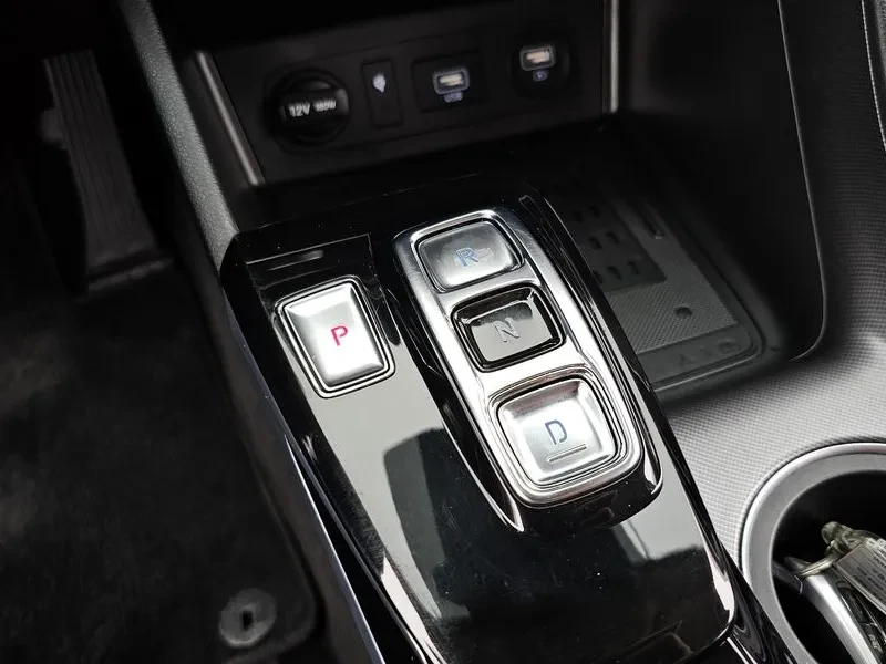 Hyundai Sonata 2.0 Premium, снимка 9 - Автомобили и джипове - 55784751