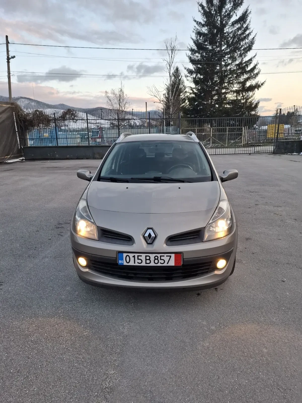 Renault Clio 1.2i ГАЗ-БЕНЗИН КЛИМАТИК - изображение 7