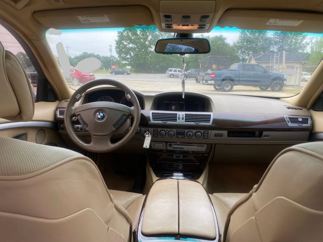 BMW 750  - изображение 9