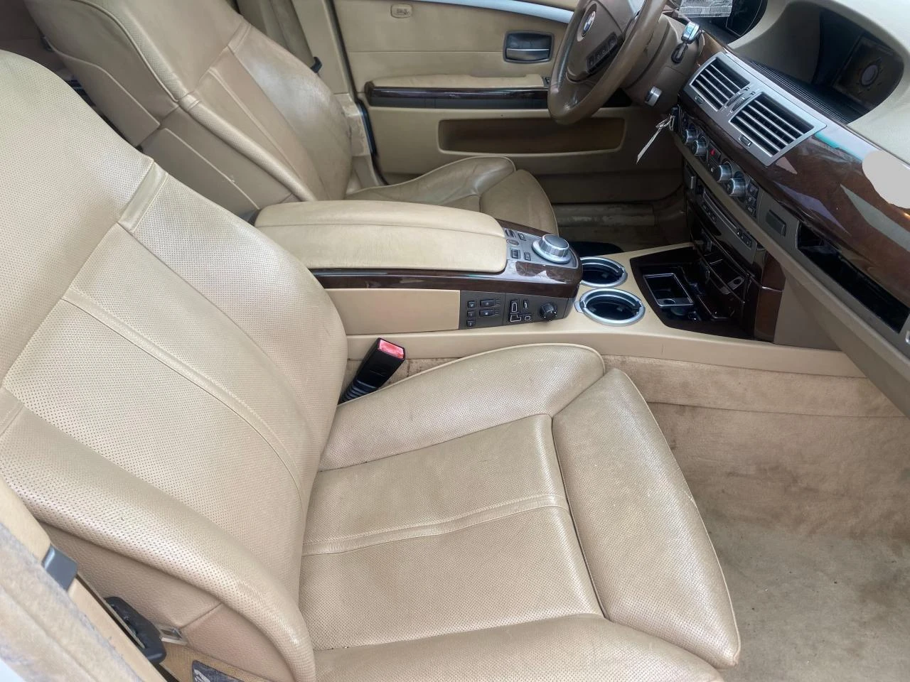 BMW 750  - изображение 5
