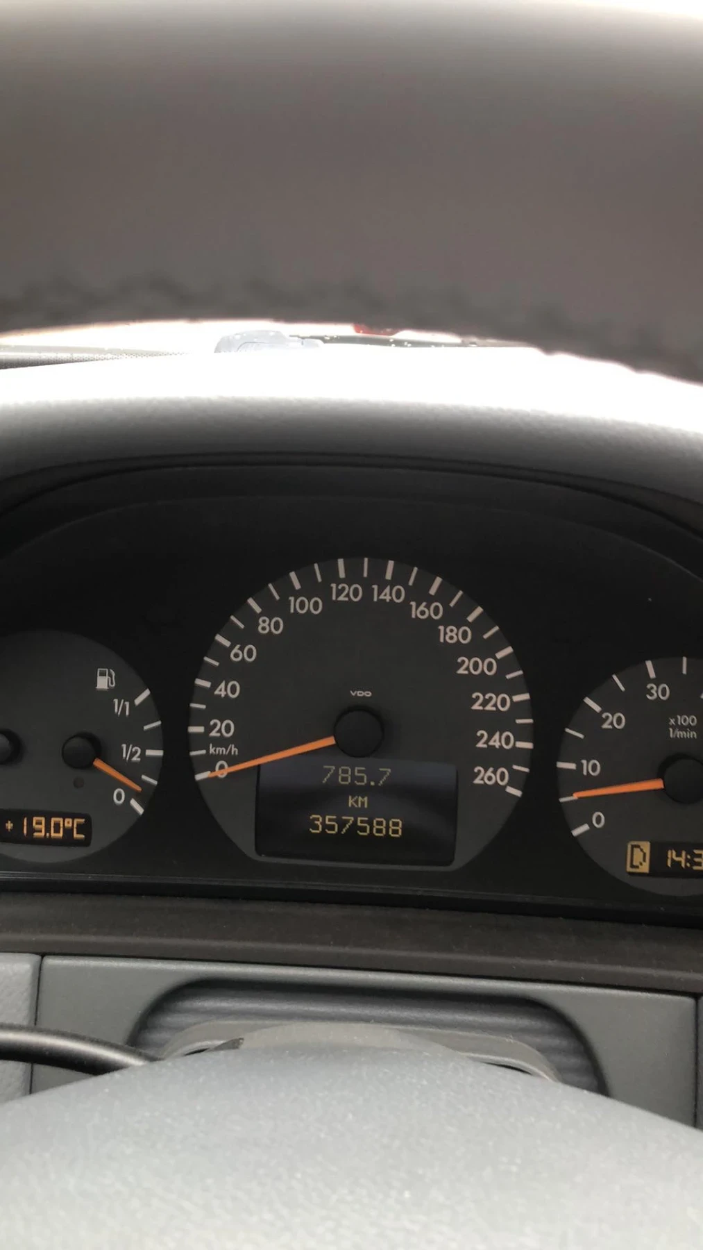 Mercedes-Benz E 320  - изображение 3