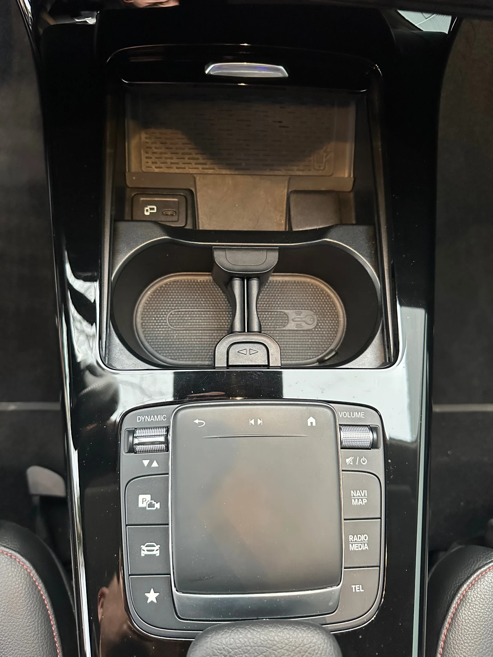 Mercedes-Benz A 250 А250е AMG 62000км Plug in Hybrid  - изображение 10