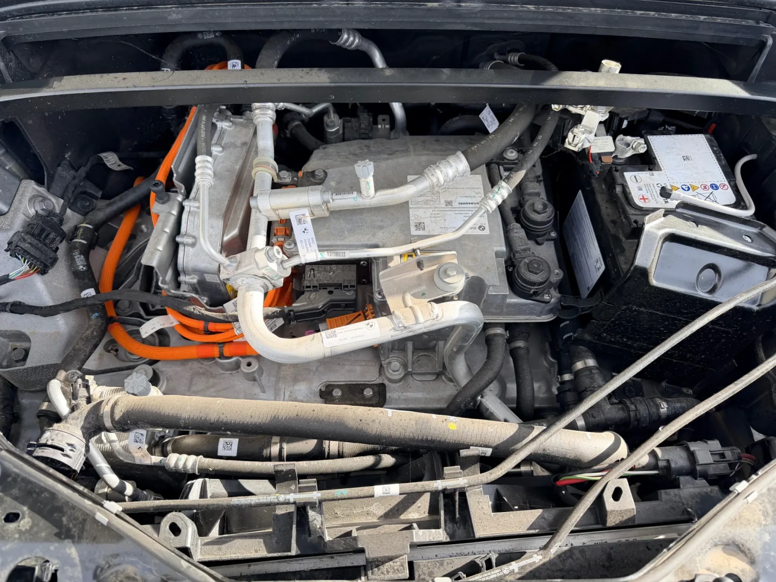 BMW iX1 X DRIVE  - изображение 9