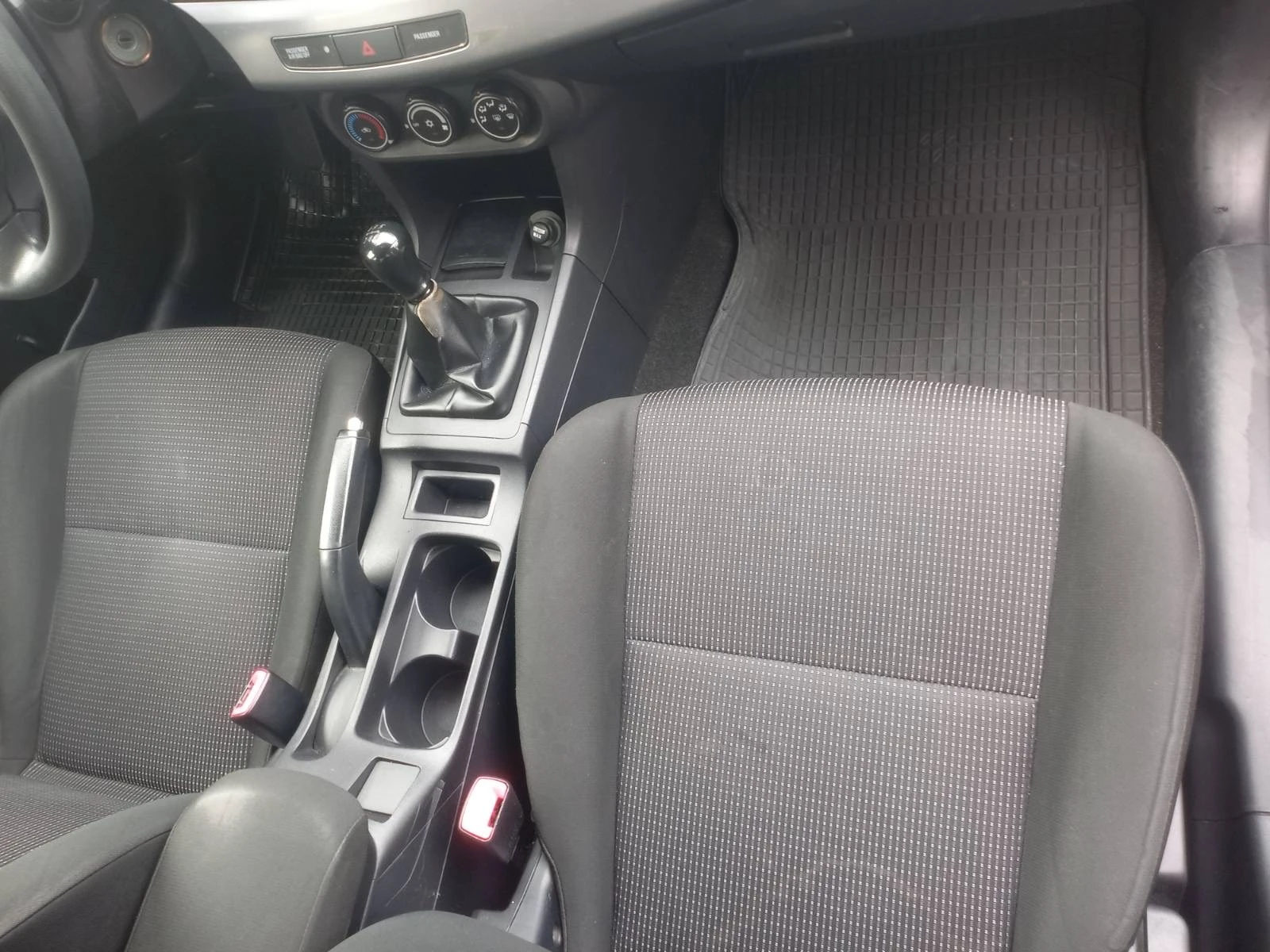 Mitsubishi Lancer 1.5  - изображение 10