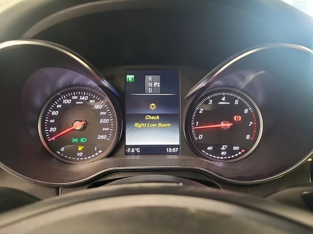 Mercedes-Benz C 300 / AMG PACK / PANO / �������� / CARFAX | Mobile.bg � ����������� 12