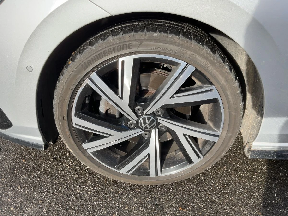 VW Golf 2.0TDI R-Line, снимка 5 - Автомобили и джипове - 53736276