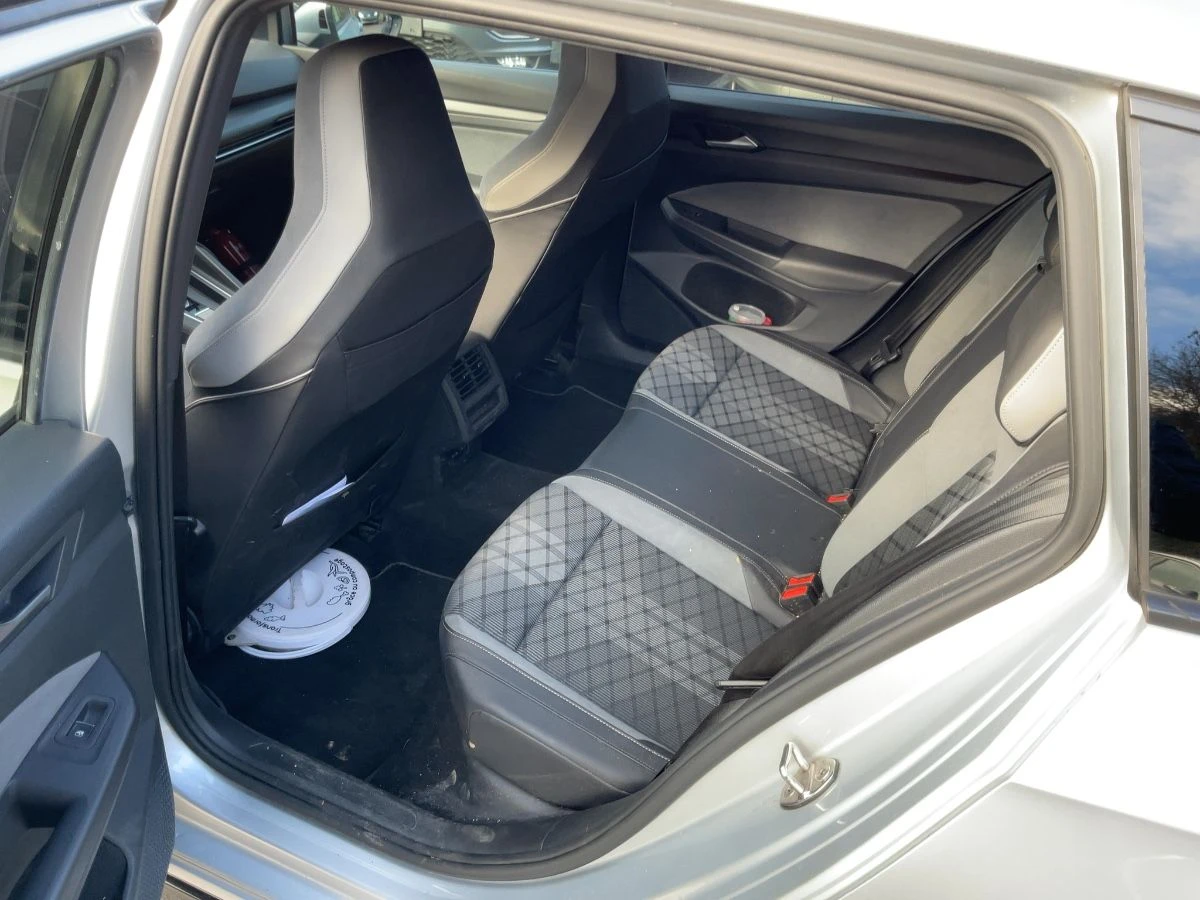 VW Golf 2.0TDI R-Line, снимка 8 - Автомобили и джипове - 53736276