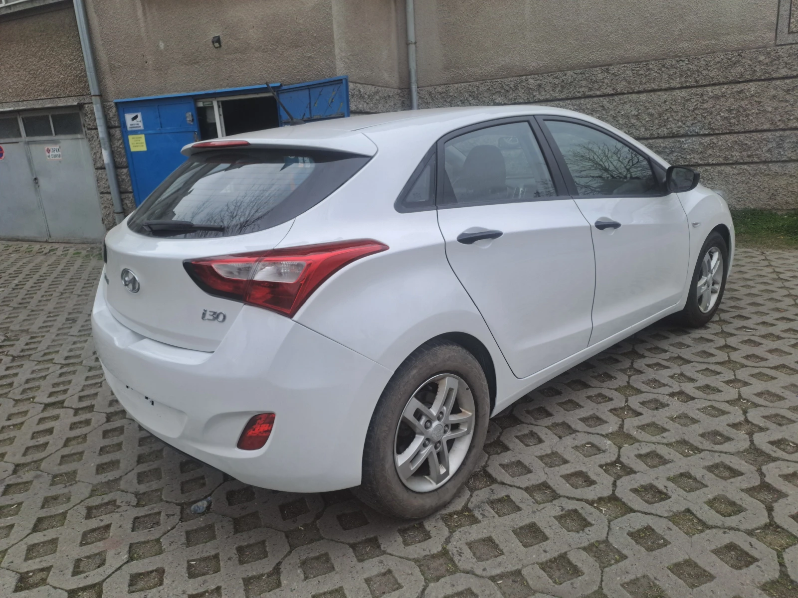 Hyundai I30 1.4iKLIMA, ESKLUZIV 6ск, снимка 3 - Автомобили и джипове - 53892909
