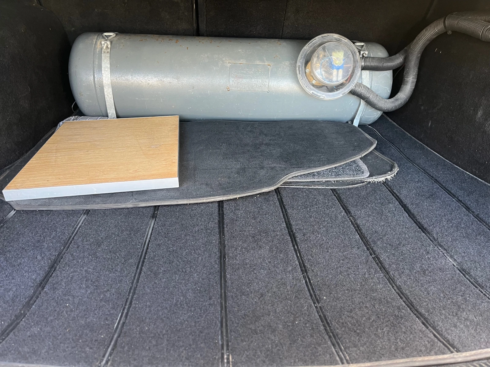 VW Passat 1.8 TURBO + ГАЗ, снимка 13 - Автомобили и джипове - 53988423