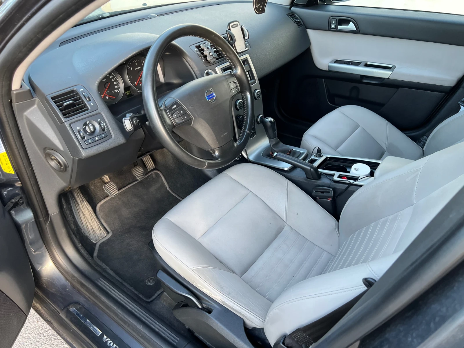 Volvo V50 2.0 Facelift, снимка 7 - Автомобили и джипове - 54811657
