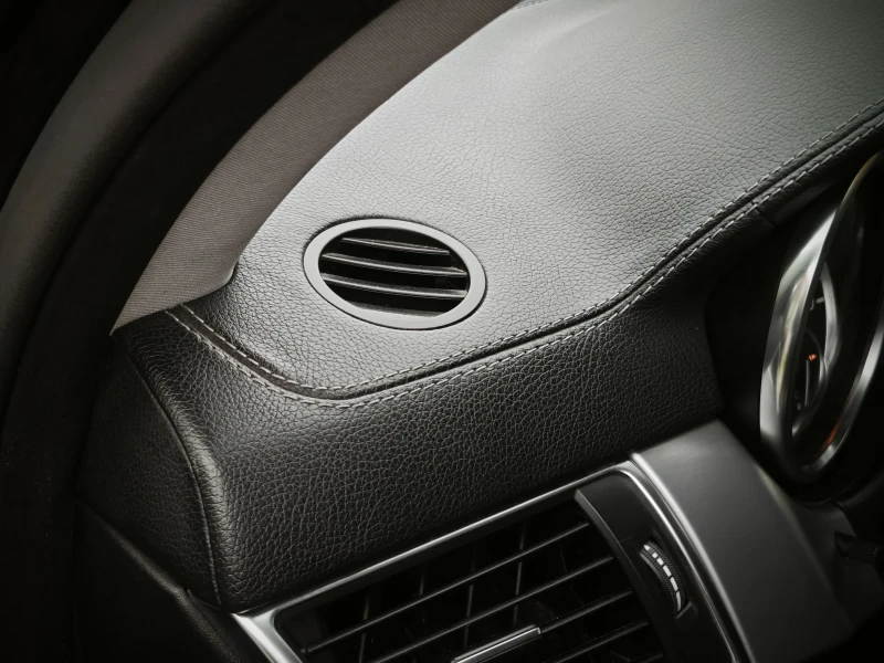 Mercedes-Benz ML 350 AMG/ОБСЛУЖЕН/КАМЕРА/ОБДУХВАНЕ, снимка 14 - Автомобили и джипове - 52566129