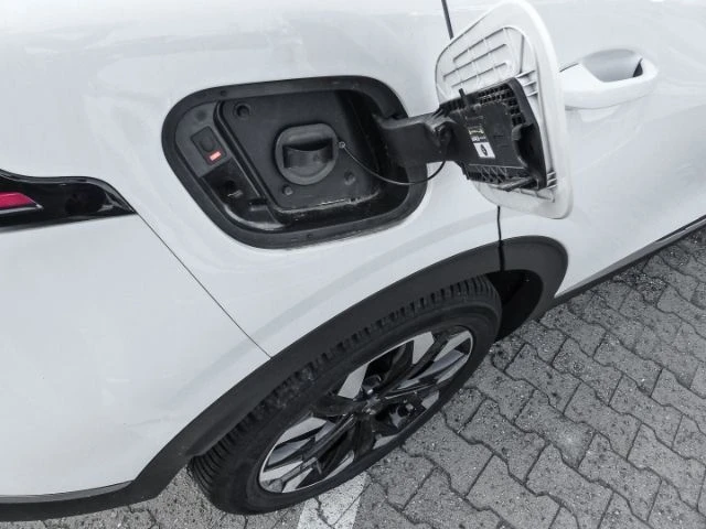 Kia Sportage 1.6T-GDI/PHEV/265HP/4WD/NAVI/VCONTROL/LED/CAM/182f - изображение 2
