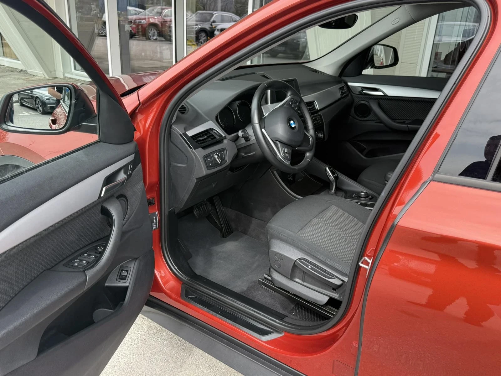 BMW X1 SDRAIV20I - изображение 3