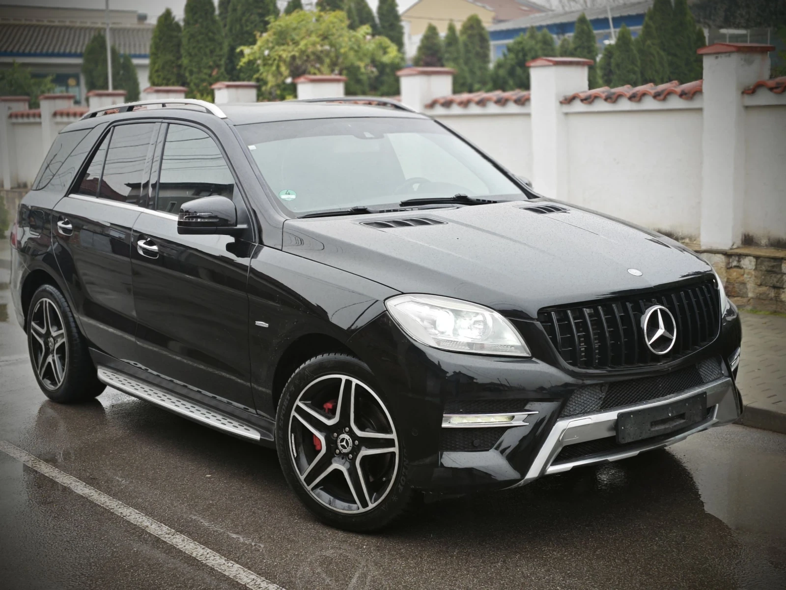 Mercedes-Benz ML 350 AMG/ОБСЛУЖЕН/КАМЕРА/ОБДУХВАНЕ - изображение 2