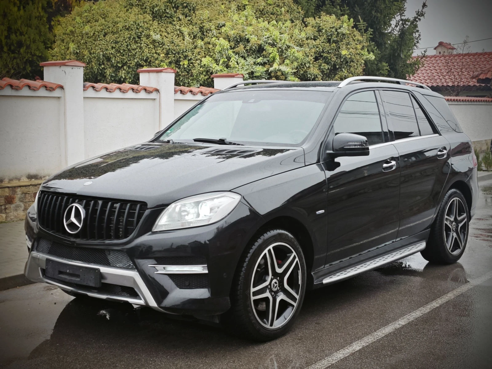 Mercedes-Benz ML 350 AMG/ОБСЛУЖЕН/КАМЕРА/ОБДУХВАНЕ - изображение 3