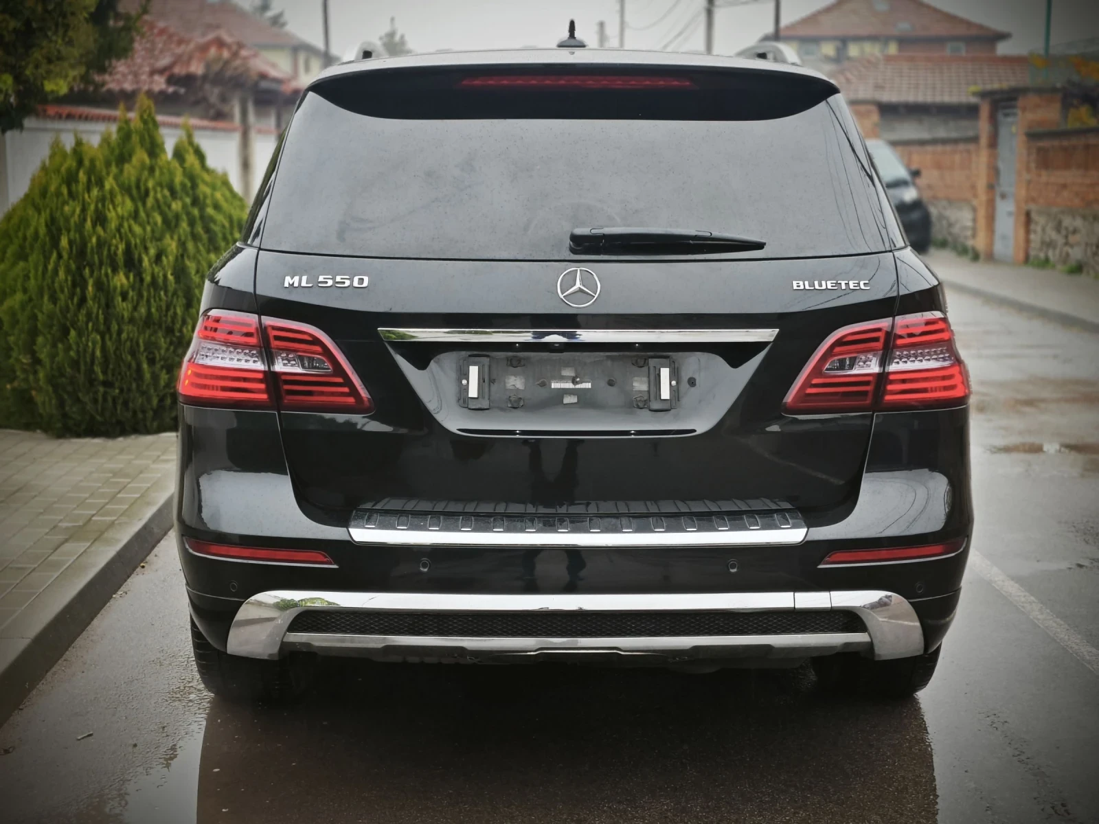 Mercedes-Benz ML 350 AMG/ОБСЛУЖЕН/КАМЕРА/ОБДУХВАНЕ - изображение 7