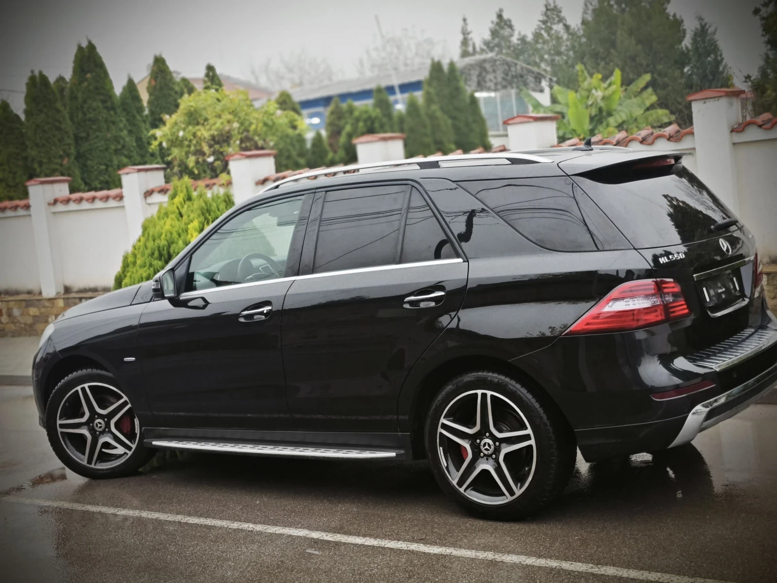 Mercedes-Benz ML 350 AMG/ОБСЛУЖЕН/КАМЕРА/ОБДУХВАНЕ - изображение 4