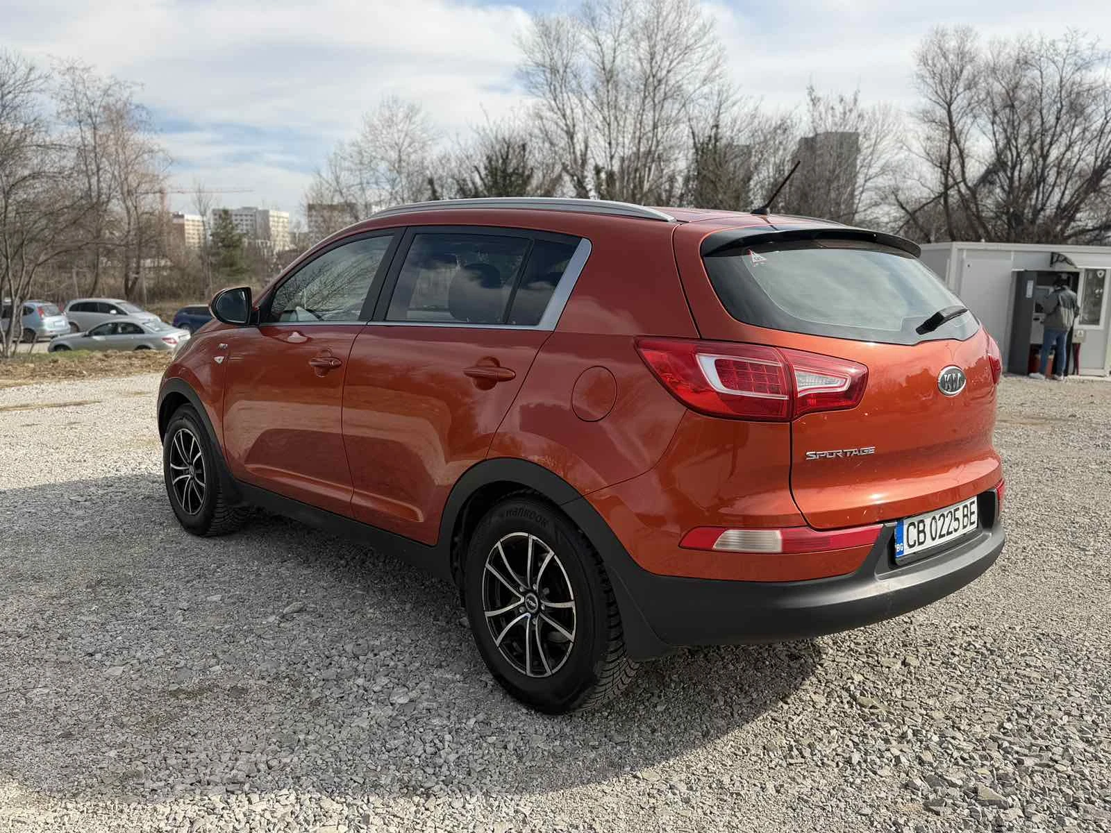 Kia Sportage, снимка 4 - Автомобили и джипове - 54333654