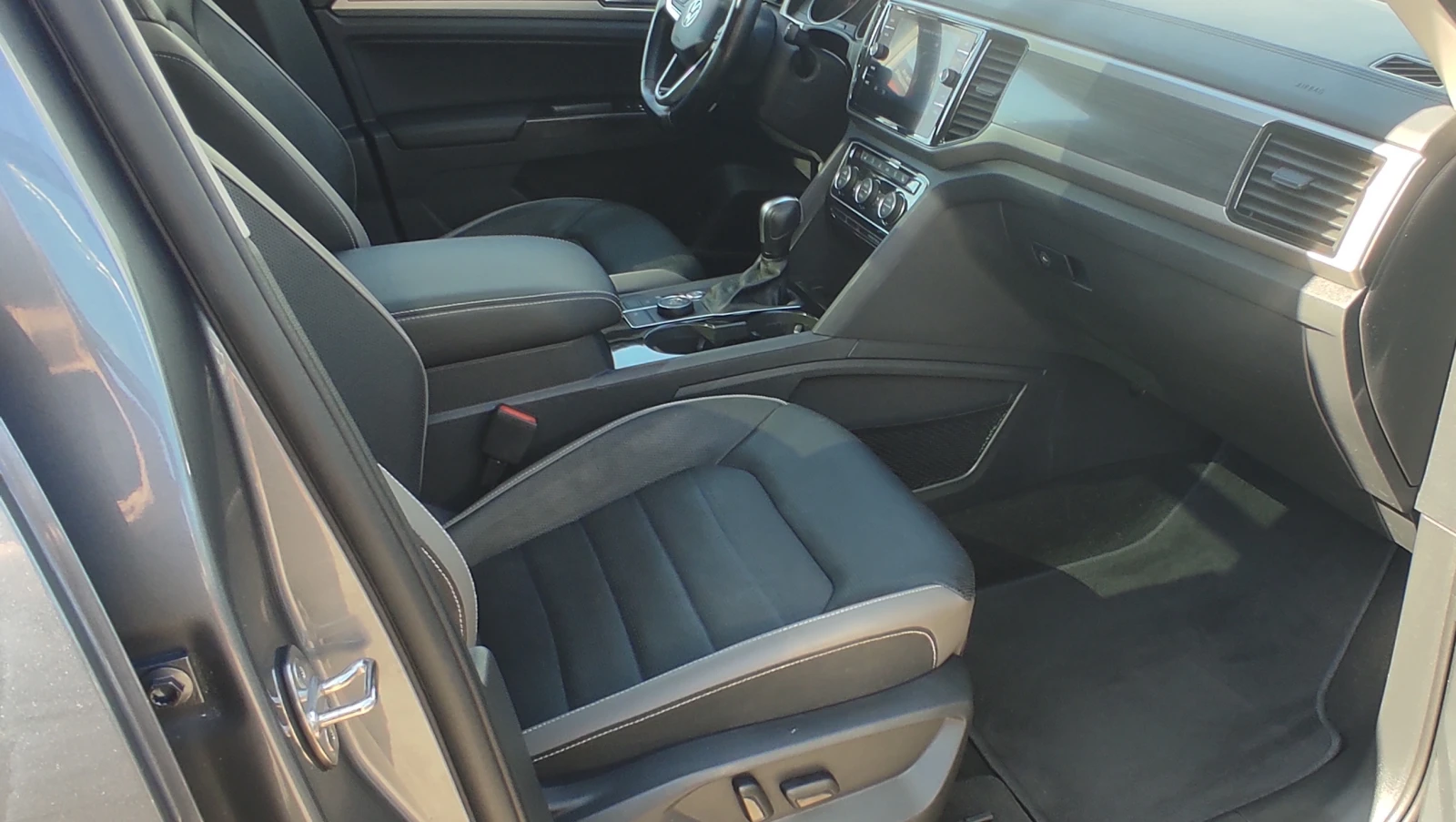 VW Atlas 4-MOTION: 3.6I-V6; 6-МЕСТА: FULL!!!, снимка 9 - Автомобили и джипове - 54344584