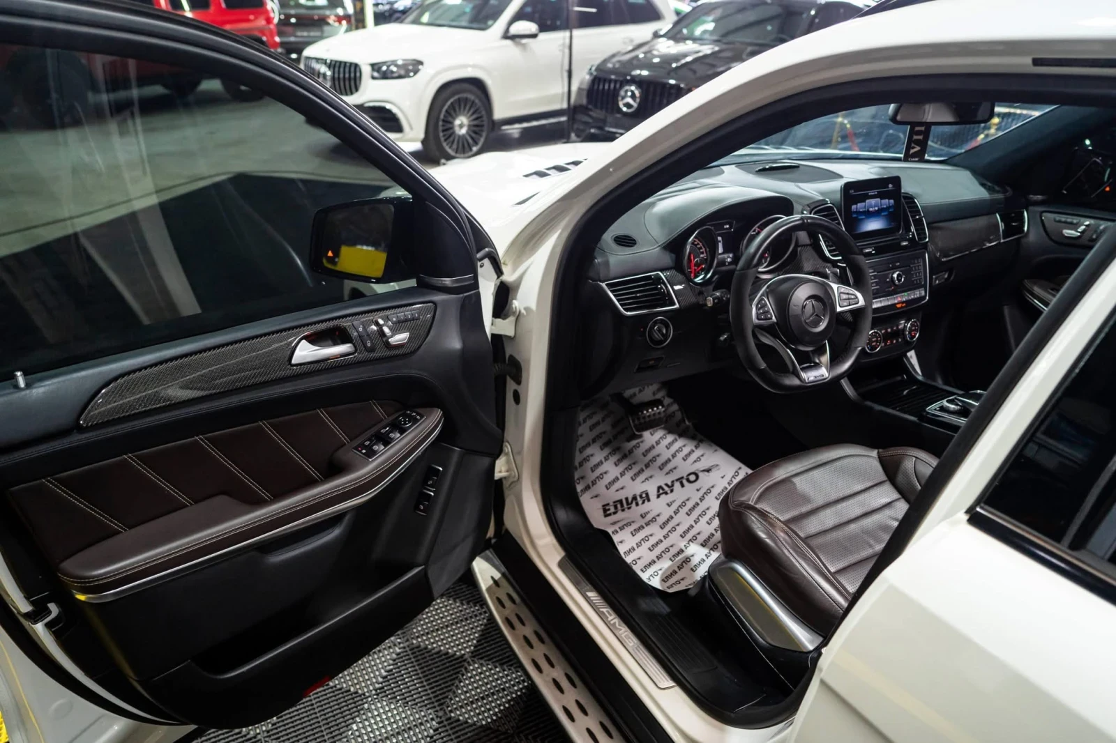 Mercedes-Benz GLS 63 AMG V8 BITURBO CARBON LED NAVI ПАНО H&K ЛИЗИНГ 100%, снимка 10 - Автомобили и джипове - 54685248