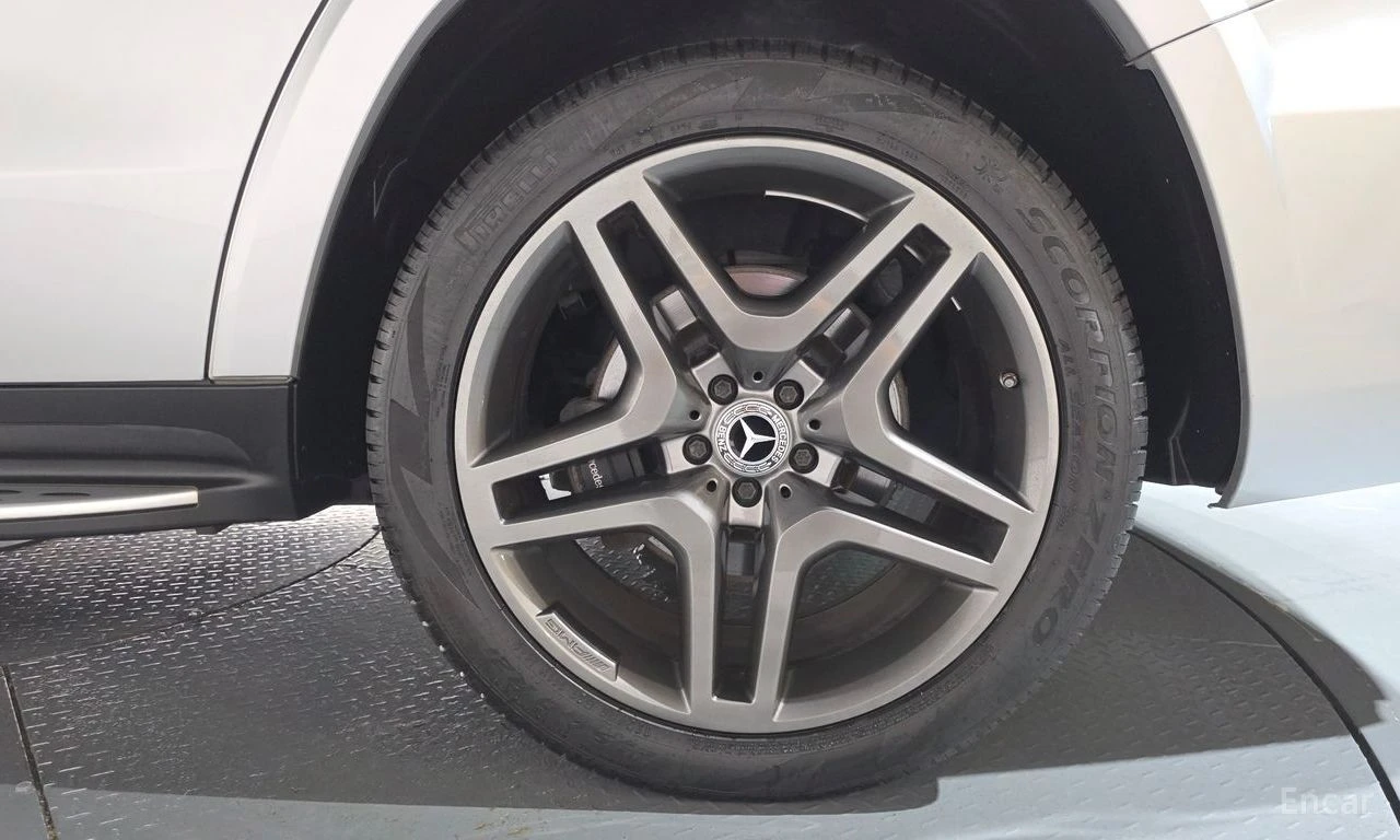 Mercedes-Benz GLS 350 * КРАЙНА ЦЕНА ДО БЪЛГАРИЯ * АВТОКРЕДИТ, снимка 7 - Автомобили и джипове - 55538574