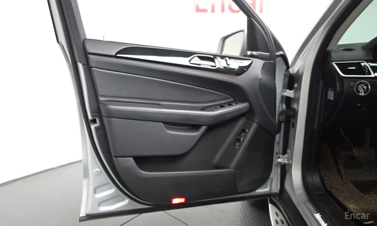 Mercedes-Benz GLS 350 * КРАЙНА ЦЕНА ДО БЪЛГАРИЯ * АВТОКРЕДИТ, снимка 14 - Автомобили и джипове - 55538574
