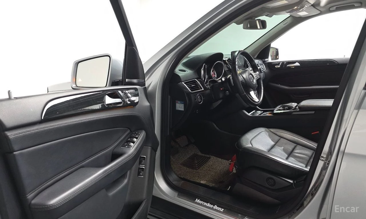 Mercedes-Benz GLS 350 * КРАЙНА ЦЕНА ДО БЪЛГАРИЯ * АВТОКРЕДИТ, снимка 16 - Автомобили и джипове - 55538574