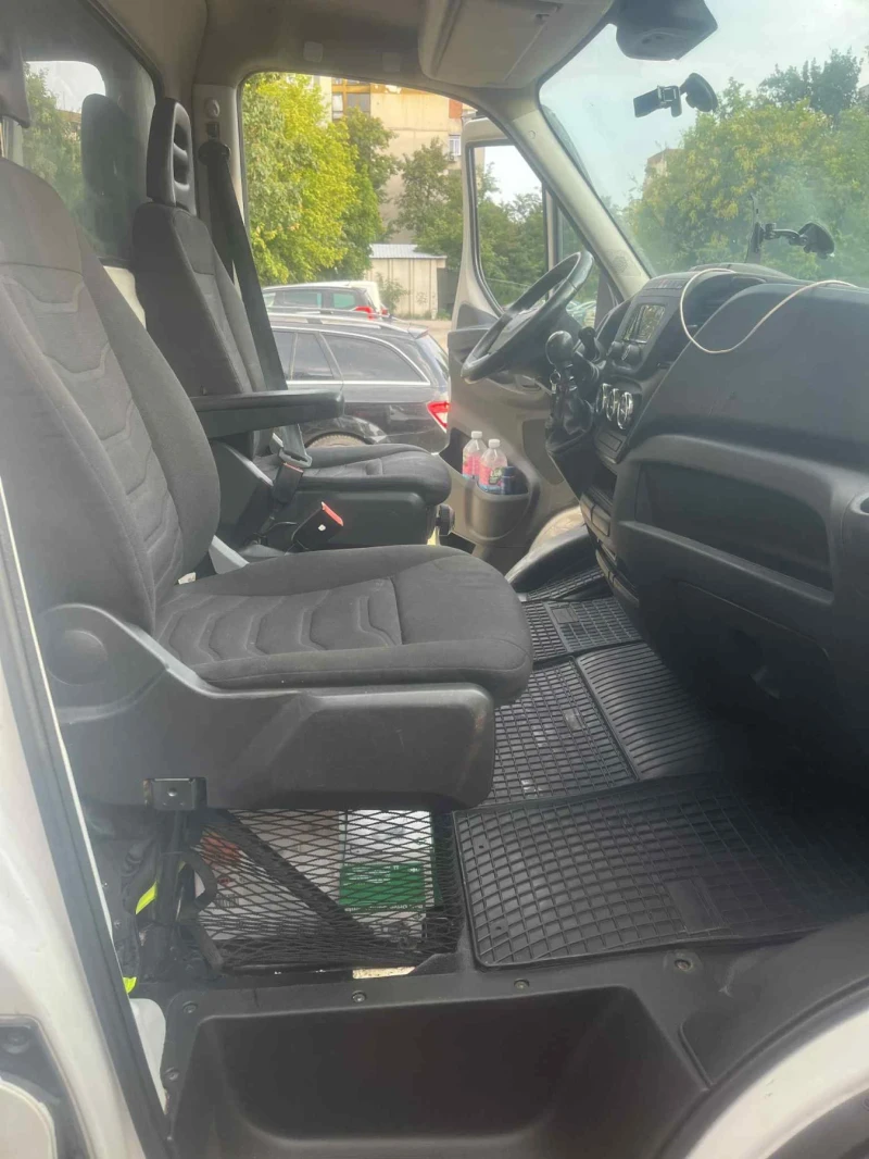 Iveco Daily 35-180, снимка 7 - Бусове и автобуси - 53357726