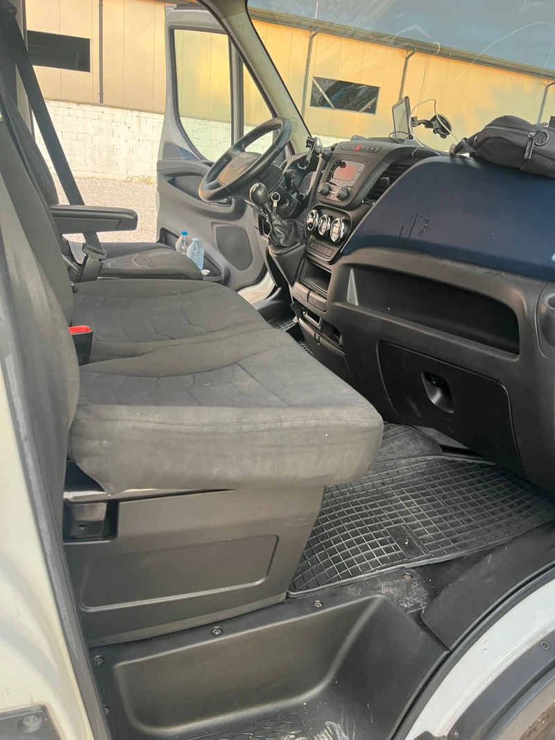 Iveco Daily 35-180, снимка 10 - Бусове и автобуси - 53357726