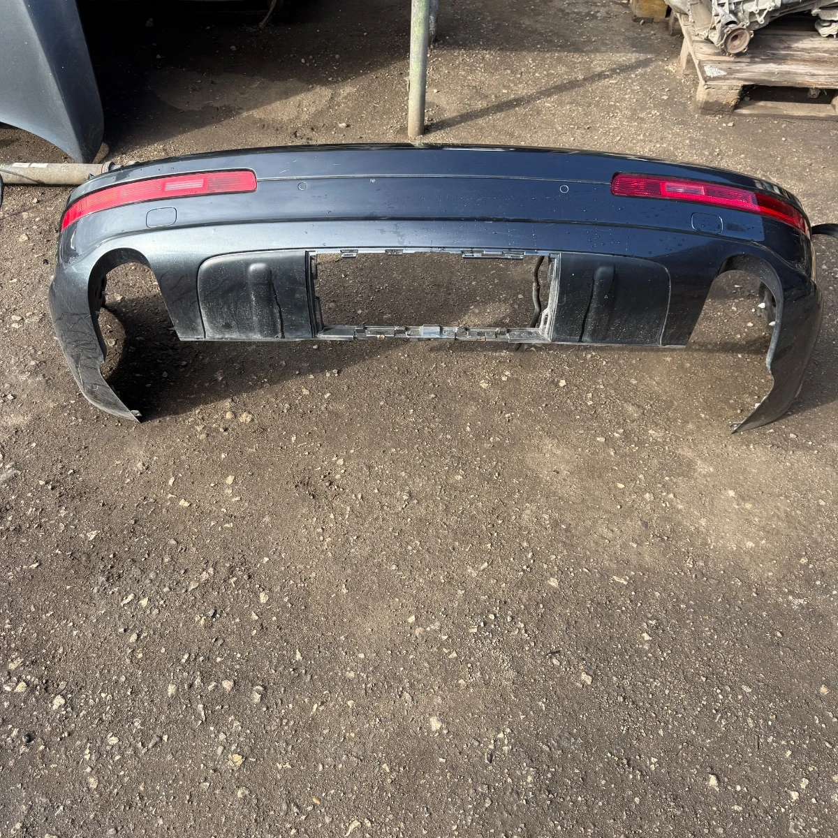 Задна броня за Audi Q7 4L обикновенна с четири парктроника z bronq-4214