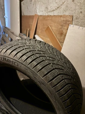 Гуми Зимни 235/45R18, снимка 3