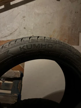 Гуми Зимни 235/45R18, снимка 5