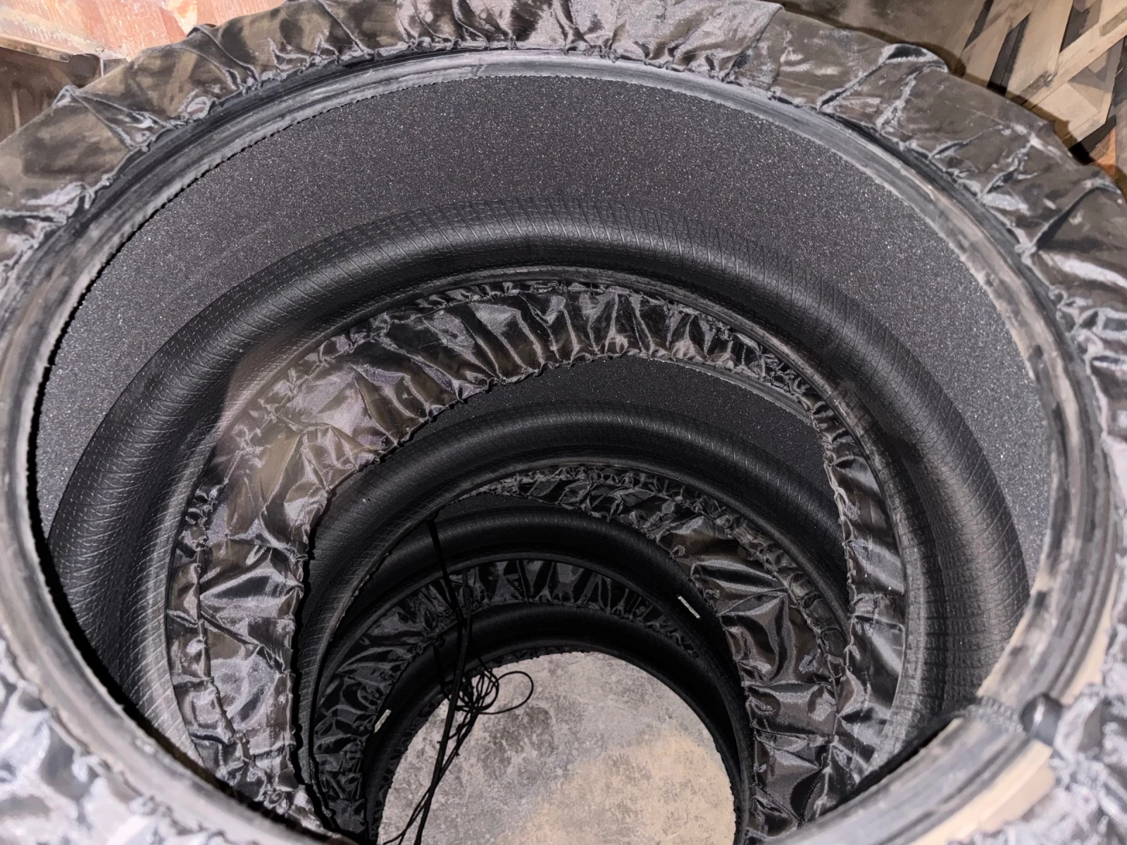 Гуми Зимни 235/45R18, снимка 9 - Гуми и джанти - 55971905