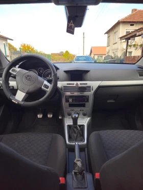 Opel Astra 1.8 Газ, снимка 11