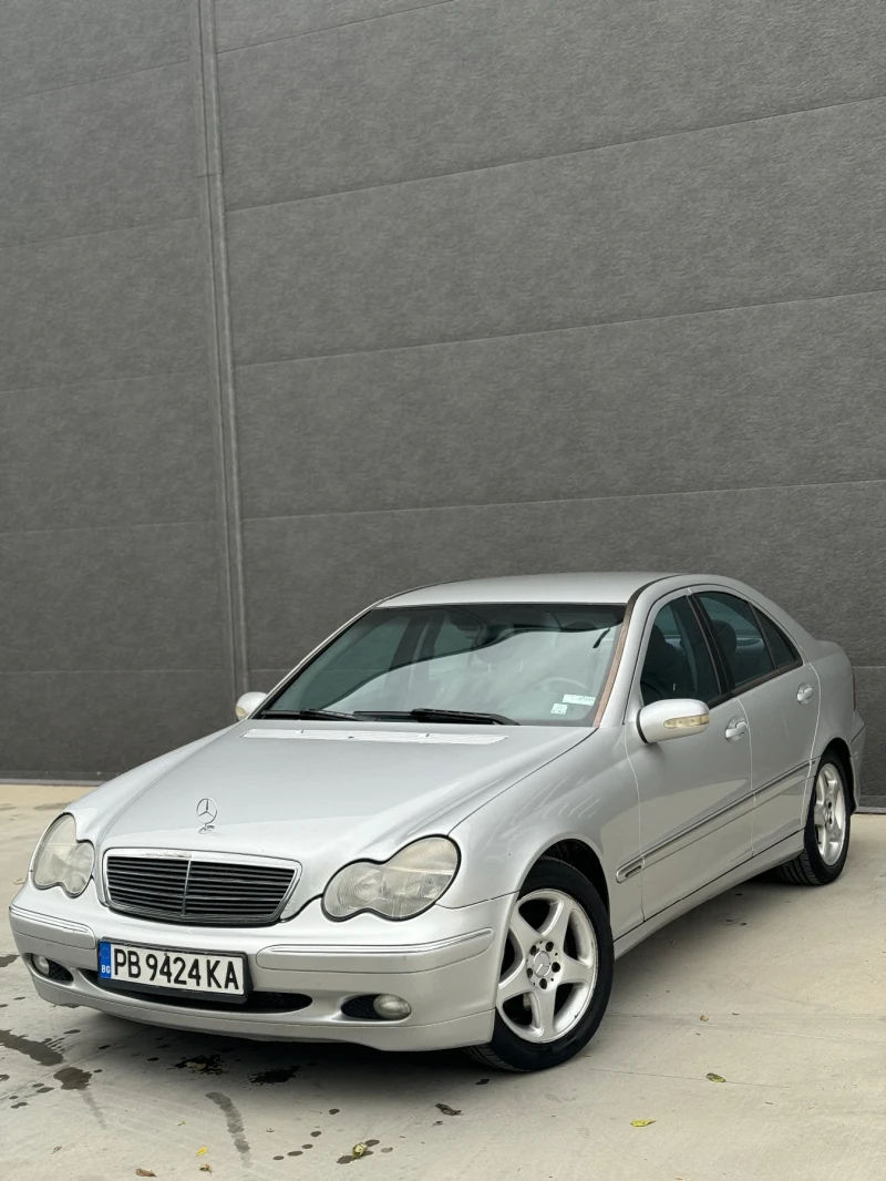 Mercedes-Benz C 220, снимка 3 - Автомобили и джипове - 47473462