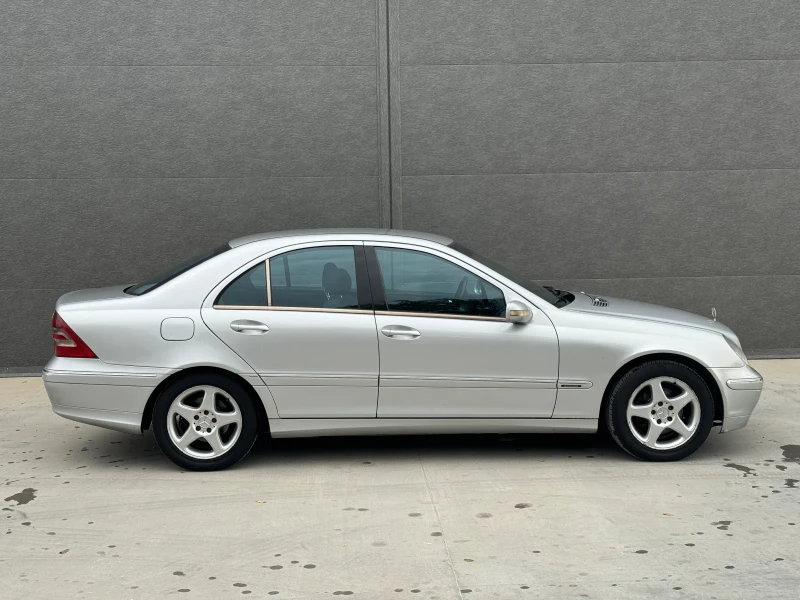 Mercedes-Benz C 220 Avantgarde, първи собственик в България, снимка 5 - Автомобили и джипове - 47473462