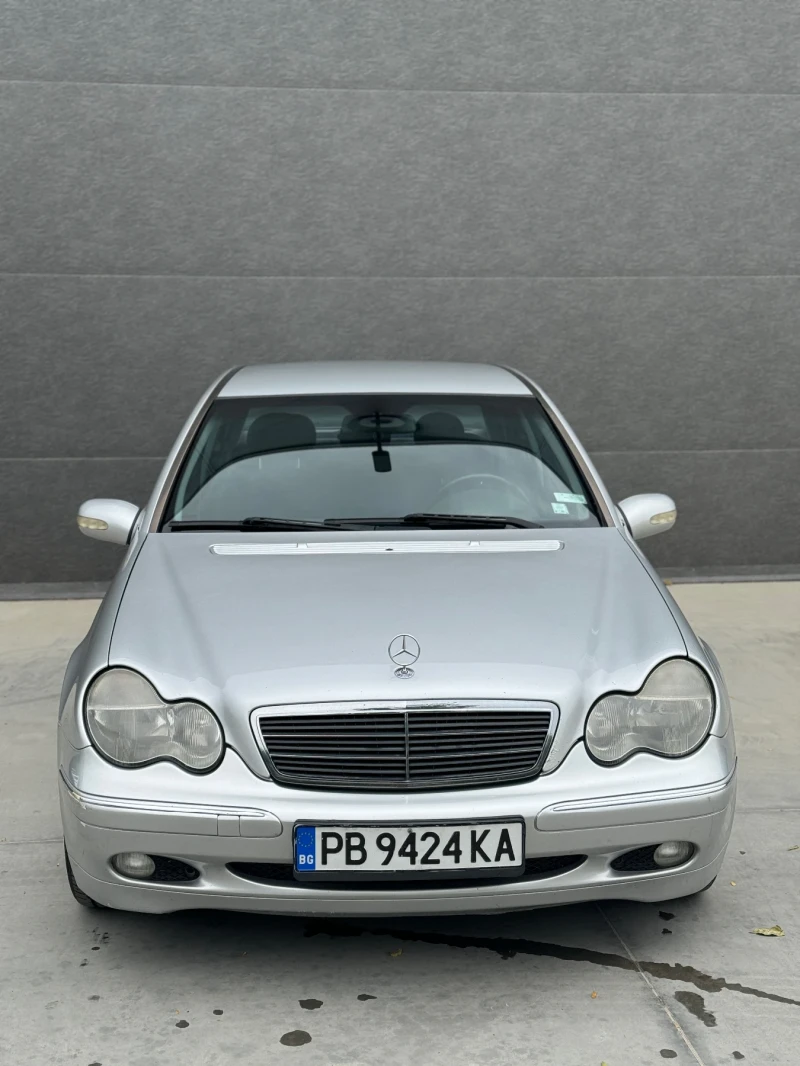 Mercedes-Benz C 220, снимка 2 - Автомобили и джипове - 47473462