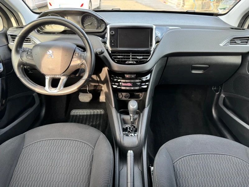 Peugeot 208, снимка 12 - Автомобили и джипове - 48767097