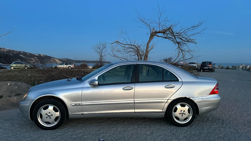 Mercedes-Benz C 240 Газ/Бензин, снимка 4 - Автомобили и джипове - 48884199