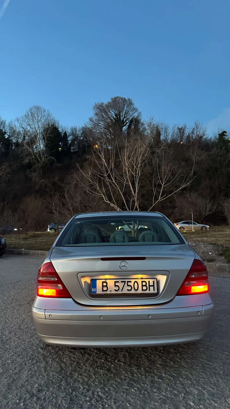 Mercedes-Benz C 240 Газ/Бензин, снимка 6 - Автомобили и джипове - 48884199