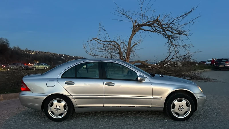 Mercedes-Benz C 240 Газ/Бензин, снимка 3 - Автомобили и джипове - 48884199