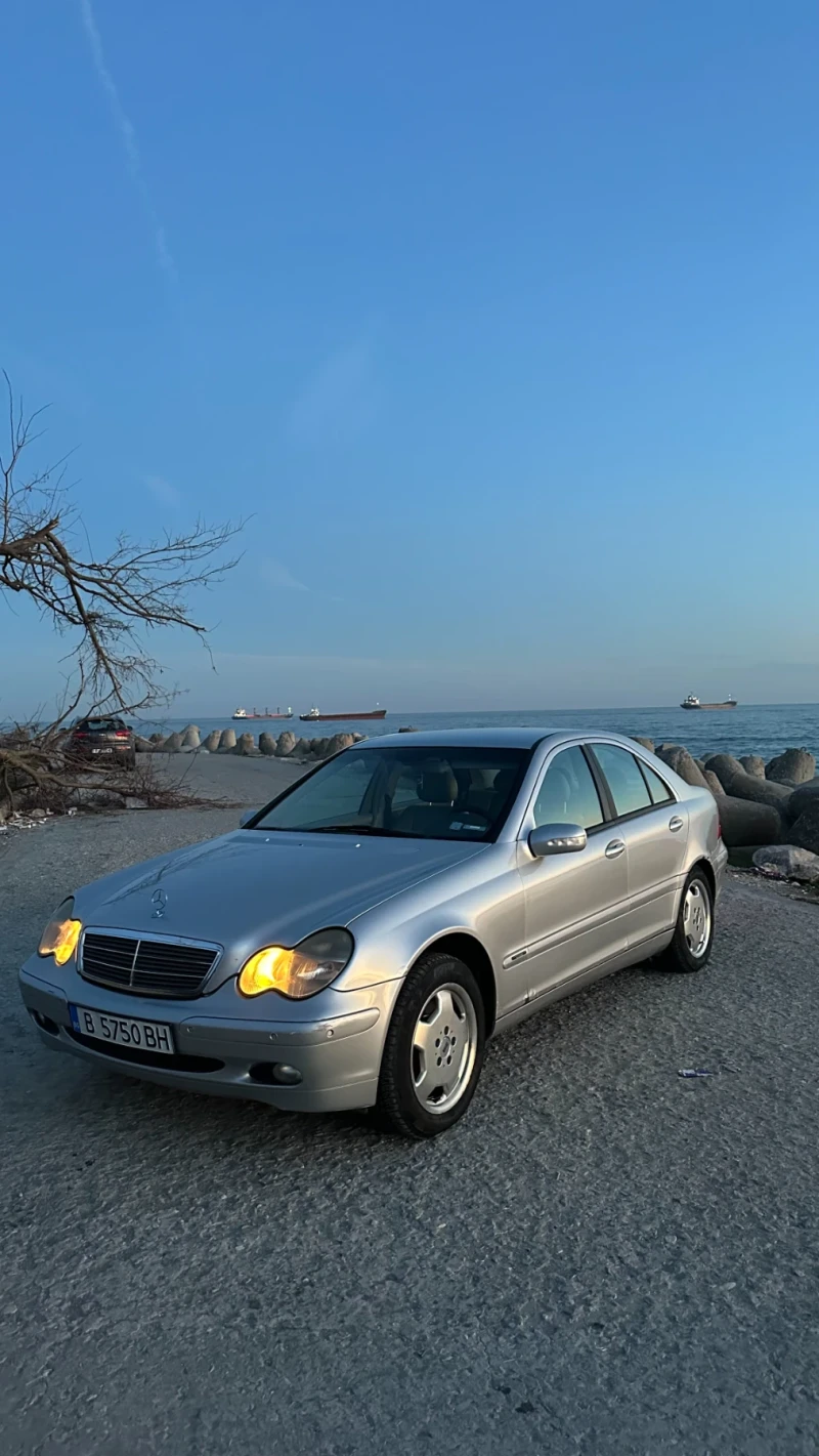 Mercedes-Benz C 240 Газ/Бензин, снимка 2 - Автомобили и джипове - 48884199