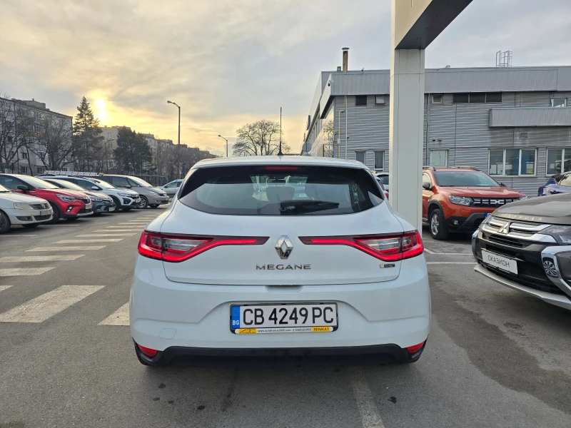 Renault Megane 1.5 dCi, снимка 4 - Автомобили и джипове - 48897501