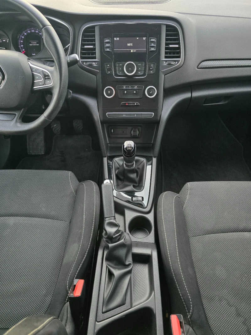 Renault Megane 1.5 dCi, снимка 9 - Автомобили и джипове - 48897501