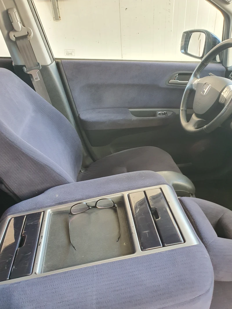 Honda Fr-v 2.2 ictdi, снимка 7 - Автомобили и джипове - 52883268