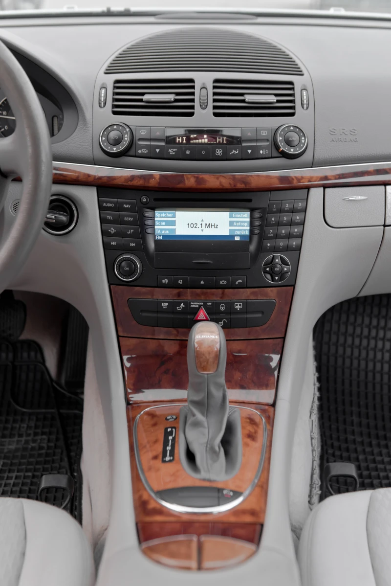 Mercedes-Benz E 270 Cdi automat , снимка 14 - Автомобили и джипове - 52909071