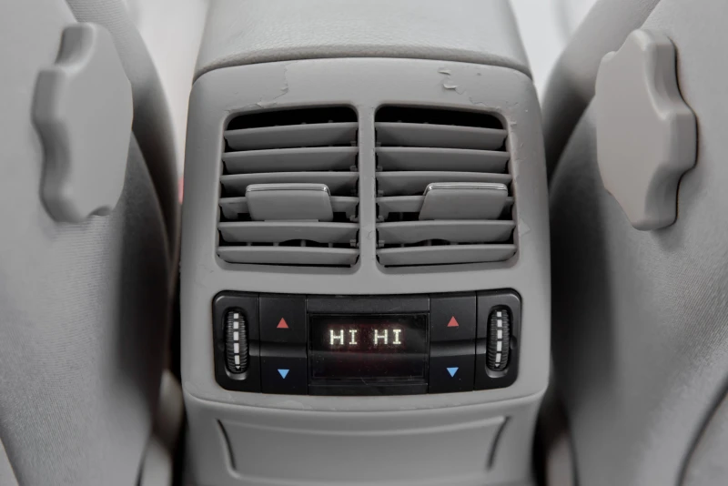 Mercedes-Benz E 270 Cdi automat , снимка 10 - Автомобили и джипове - 52909071