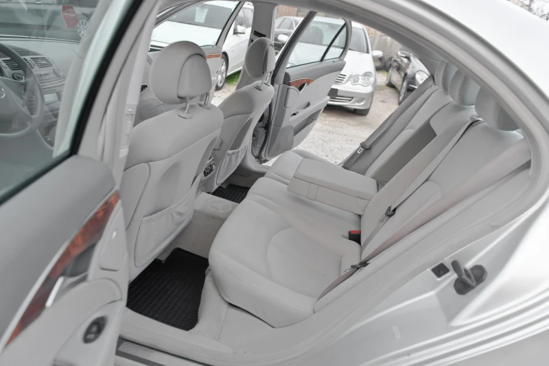 Mercedes-Benz E 270 Cdi automat , снимка 11 - Автомобили и джипове - 52909071