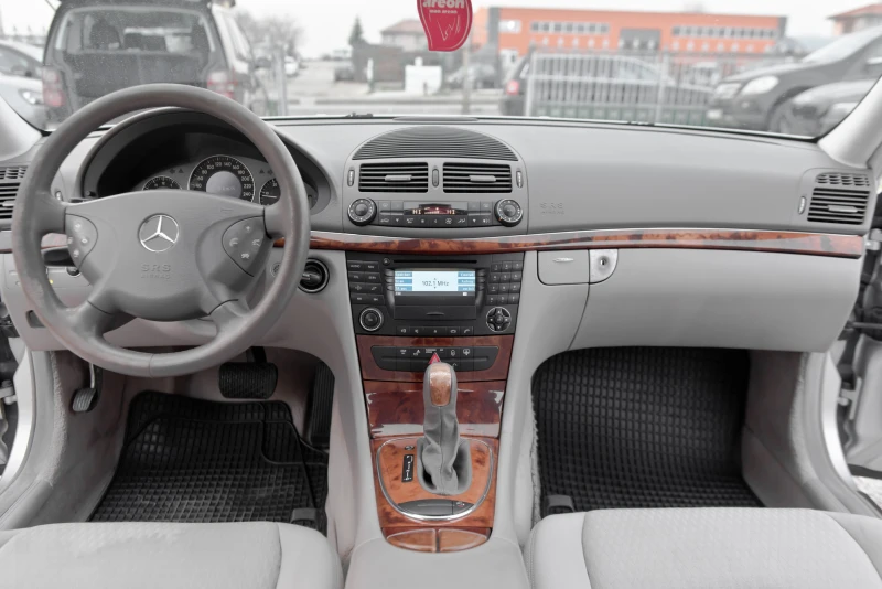 Mercedes-Benz E 270 Cdi automat , снимка 13 - Автомобили и джипове - 52909071